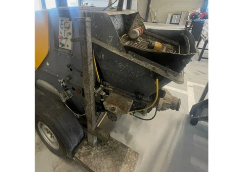 Putzmeister P715 Concrete Pump with a 2007 - 1/4