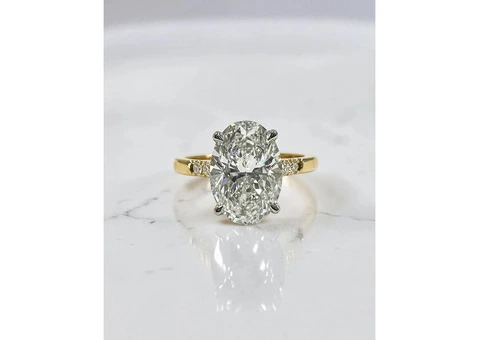Luxury Cathedral Set Ring with Exceptional Diamond Sparkle