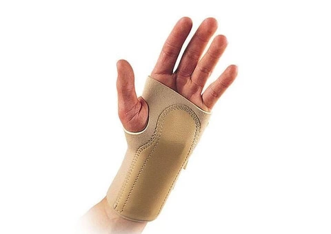 A wrist and thumb support helps the rehabilitation process.
