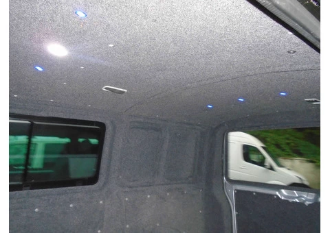 VOLKSWAGEN T5/ T6 KOMBI (CONVERSION ONLY). - 8/10