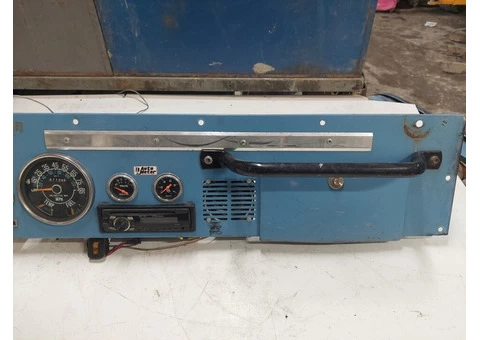 76-86 CJ7 Dashboard With Gauges