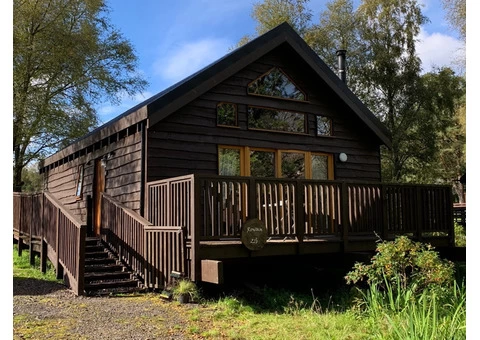 Log Cabins - 6/8