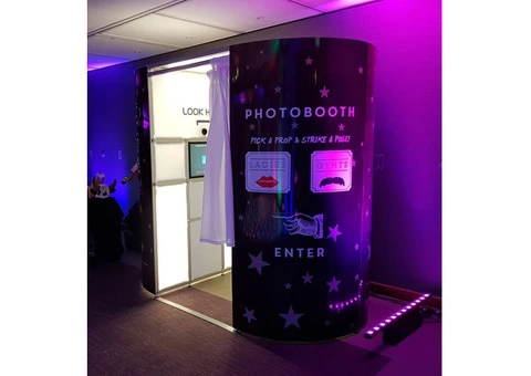 Selfie Pod Hire Glasgow, UK