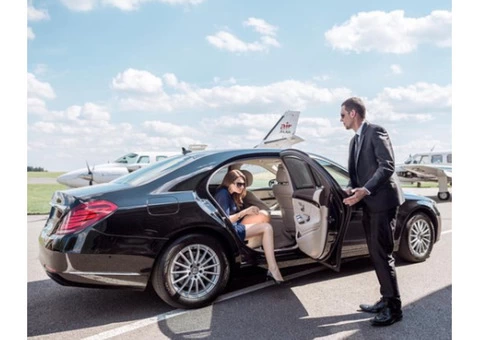 Book a Luxury Airport Transfers in Heathrow with Our luxury Car Service