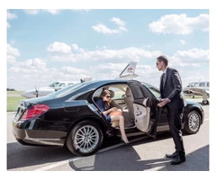 Book a Luxury Airport Transfers in Heathrow with Our luxury Car Service
