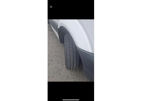 LUTON VAN - 6/8