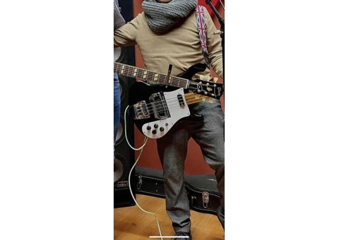 RICKENBACKER BLACK BASS GUITAR STOLEN LONDON ££££ - 5/5