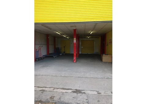 Indoor self storage with free 24 hour access - 4/8