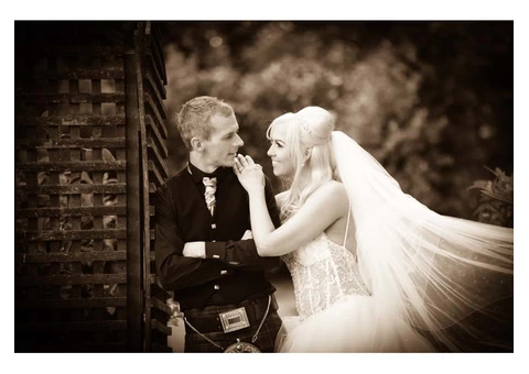 Natural Outdoor Wedding Photography in Glasgow