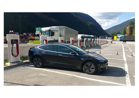 Benefits Of Hiring Electric Cars - Tesla Model X - 2/4