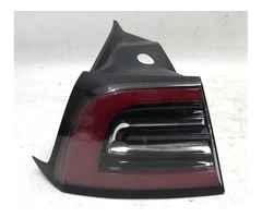 LAMP ASY, REAR BODYSIDE SAE, LH (USA) Tesla  1077397-00-G x