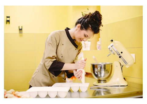 Discover the Sweet Delights of Cheesecake Making - Join Our Beginner's Course Now!