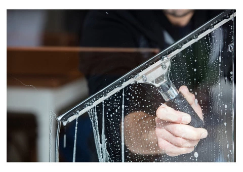 Professional Window Cleaner in Wellingborough at The Window Cleaner
