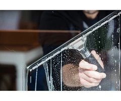 Professional Window Cleaner in Wellingborough at The Window Cleaner