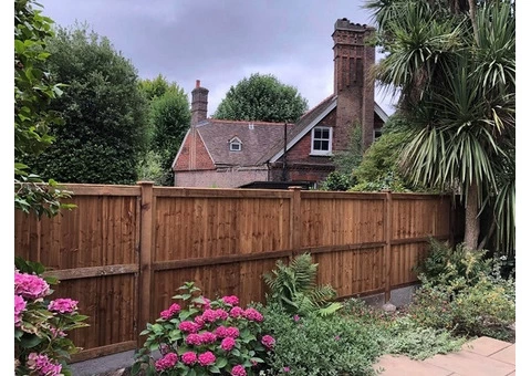 Are You Looking For Professional Garden Fencing Services In North London? Contact Us!