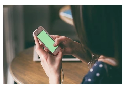 The Role of Refurbished Phones in Bridging the Digital Divide in the UK