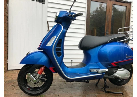 2019 Vespa 300 HPE Super Sport - 1/4