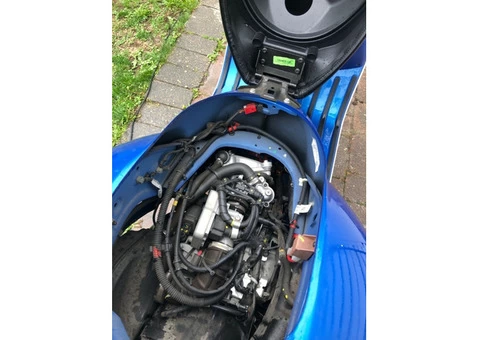 2019 Vespa 300 HPE Super Sport - 2/4