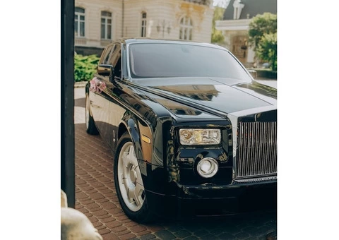 Rolls Royce Chauffeur London For VIP Travel - 2/3