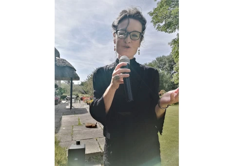Female Singer available - 7/9