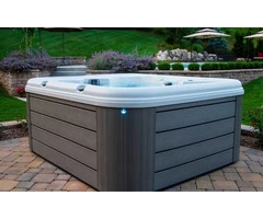 Luxurious Jacuzzi Hot Tub - Unwind in Style!