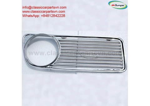 A left and a right front grille for BMW E10 2002 - 4/5