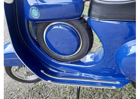 Vespa Scooter 90SS Blue - 4/5