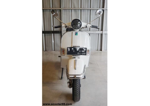 Vespa Scooter PX - 1/10