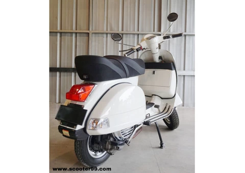 Vespa Scooter PX - 3/10