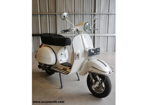 Vespa Scooter PX - 8/10