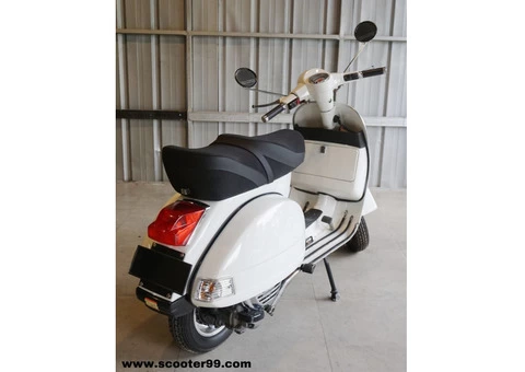 Vespa Scooter PX - 9/10