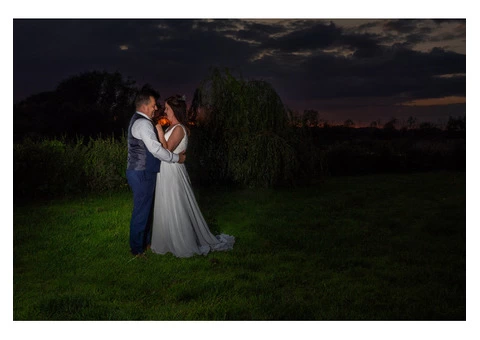 Stunning, bespoke wedding photography with a natural vibe - 3/16