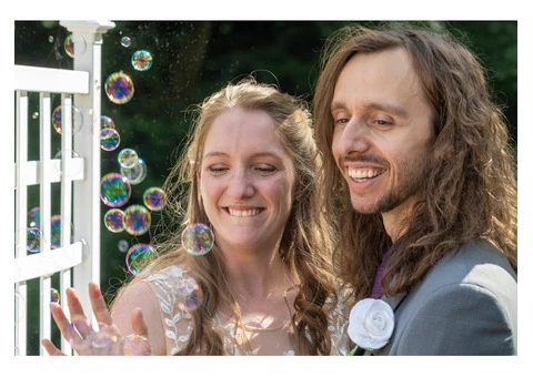 Stunning, bespoke wedding photography with a natural vibe - 9/16