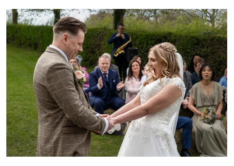 Stunning, bespoke wedding photography with a natural vibe - 10/16