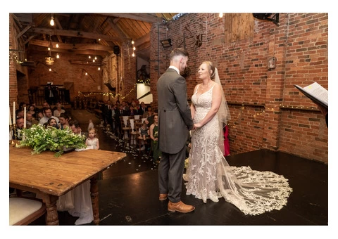 Stunning, bespoke wedding photography with a natural vibe - 11/16