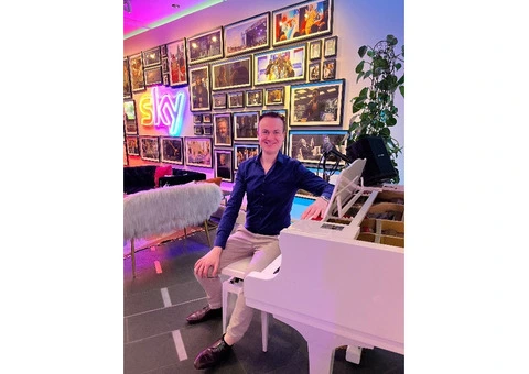 Chris Kincaid - Wedding and Event Pianist - 3/4