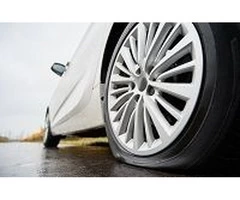 Swift Breakdown Recovery: Rapid Flat Tire Assistance in Kingston!