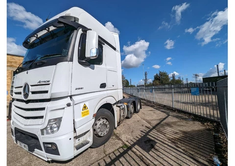 Mercedes Actros BigSpace for rent - 1/8
