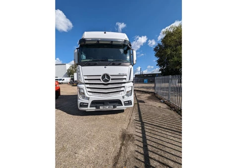 Mercedes Actros BigSpace for rent - 7/8
