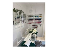 Get Professional Eye Lash Treatment in in Brighton