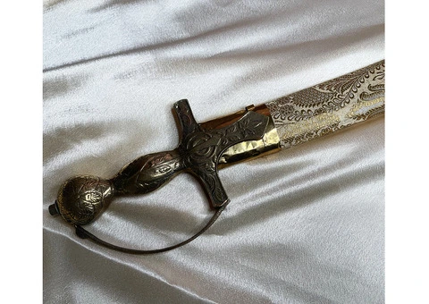 The Significance of Groom's Sword and Sikh Kirpan at Viyaah UK - 3/3