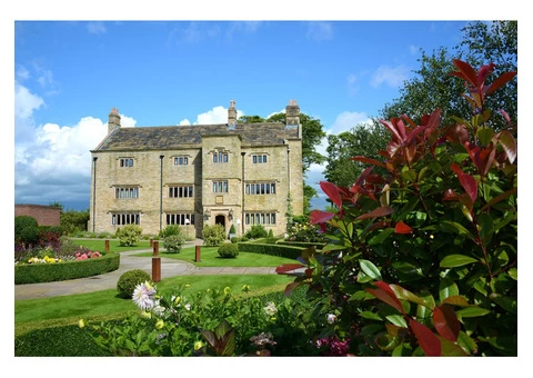 Get best facilities at mellor wedding venues