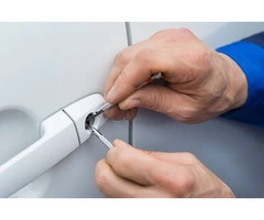 What Constitutes an Emergency in Vehicle Locksmith Services?